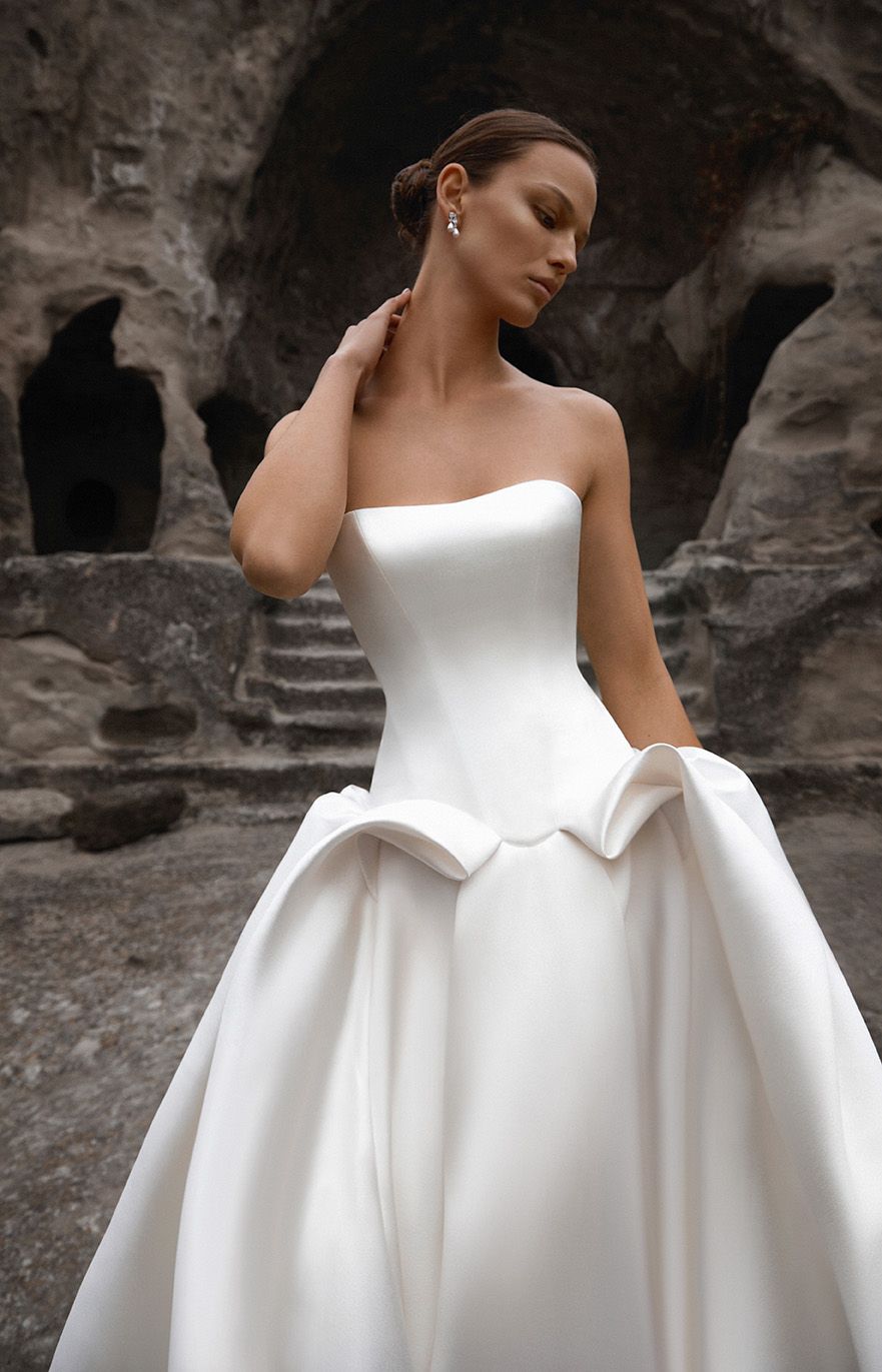 Designer Spotlight: High-End Wedding Fashion Houses and Their Creations